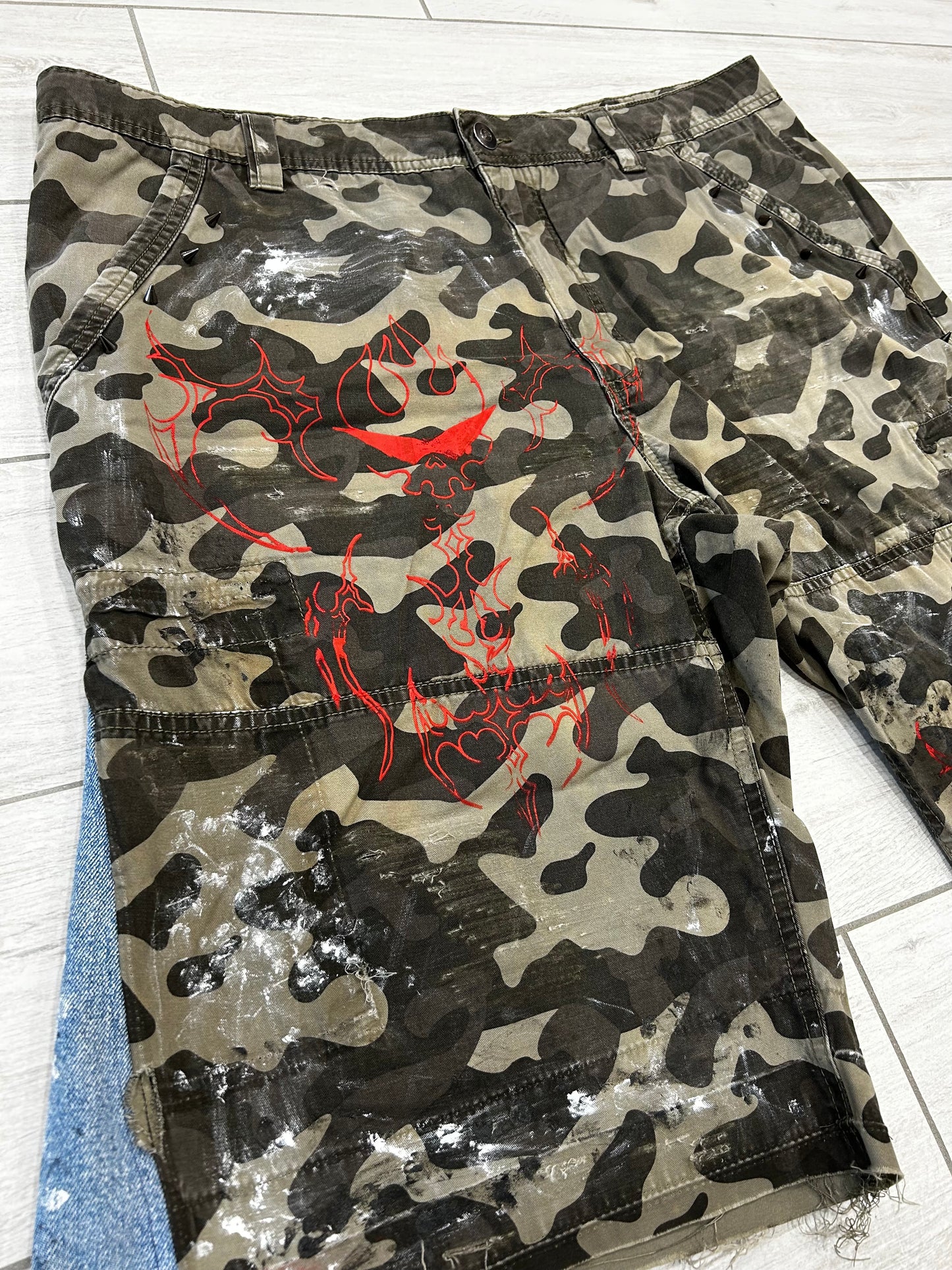 GURREN CAMO jorts
