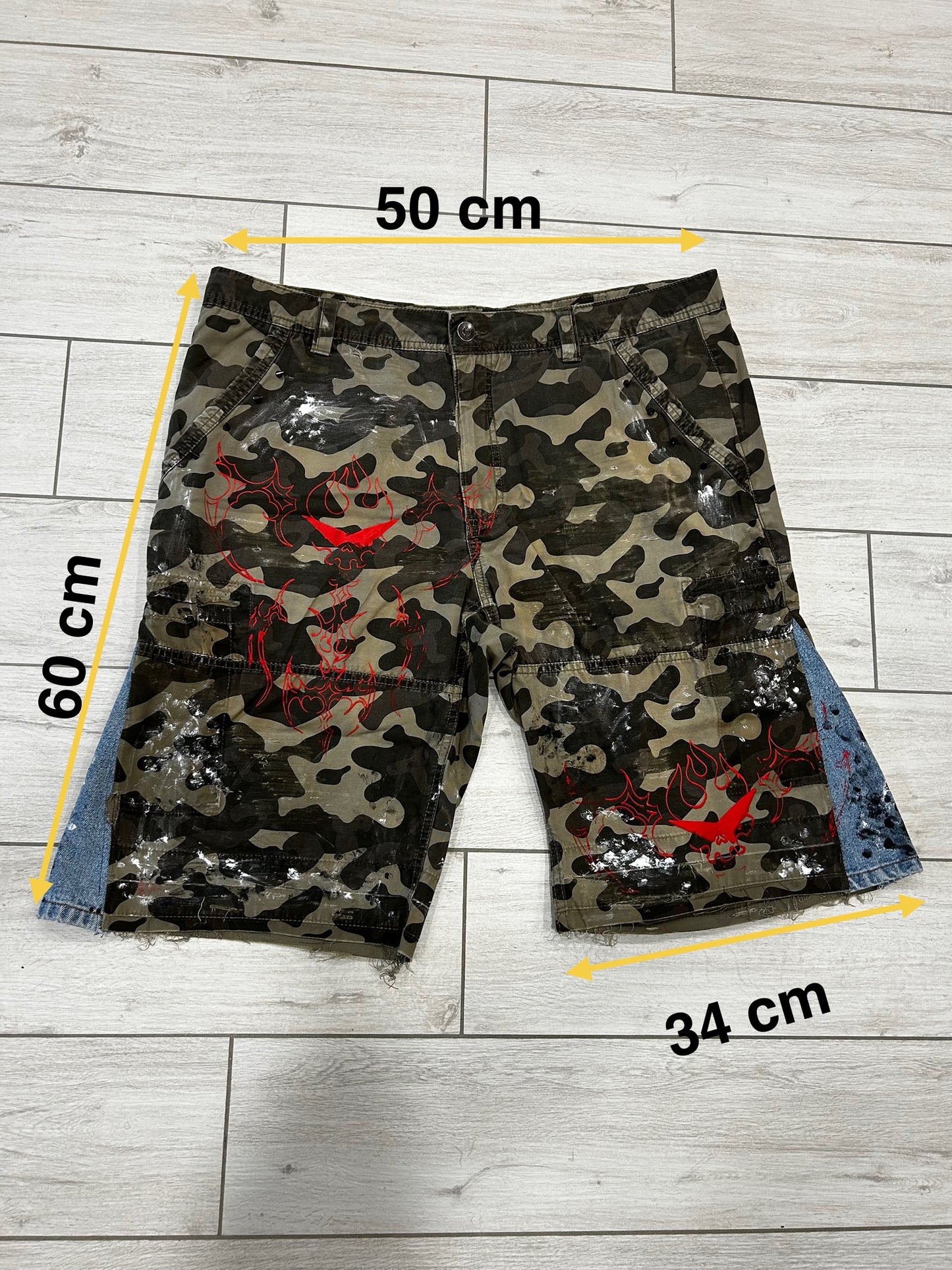 GURREN CAMO jorts