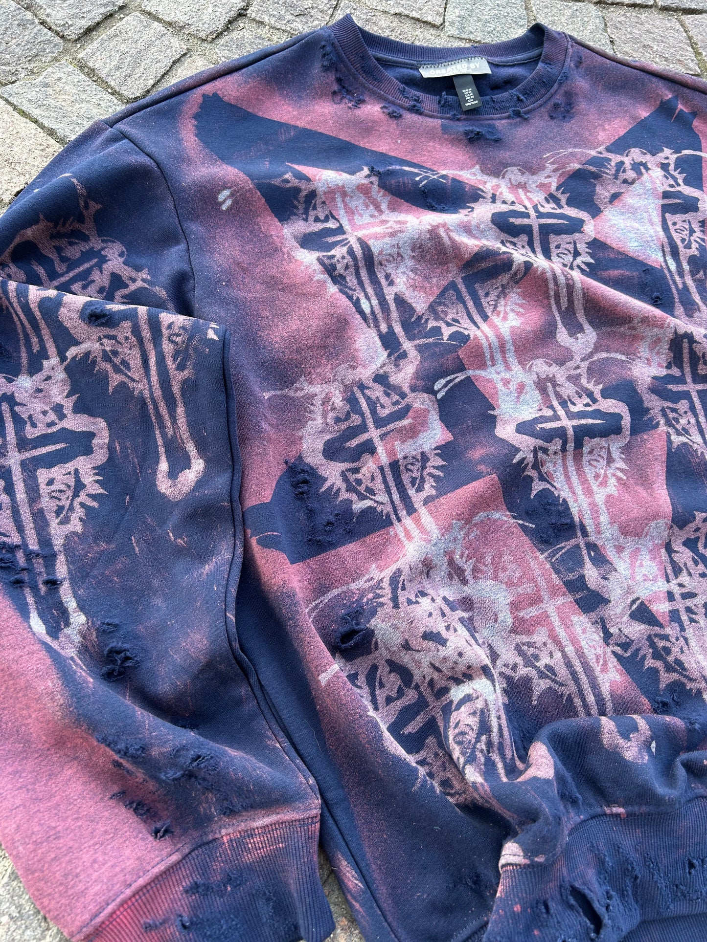 CROSS HOODIE